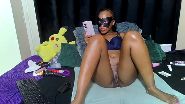 trixiey8 online show from April 16, 9:39 pm