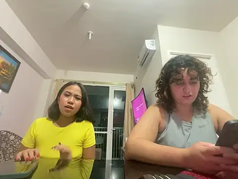 yassiestar online show from March 7, 5:31 pm