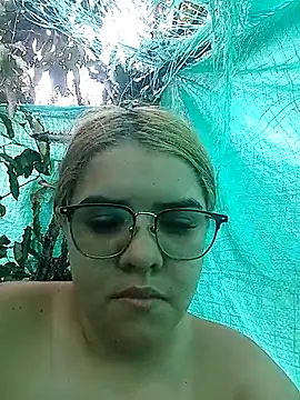 single kitten online show from April 15, 7:14 pm