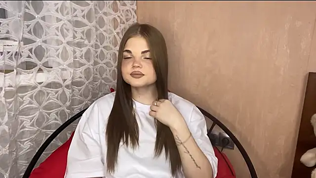 SteffiMoon online show from March 2, 3:30 pm