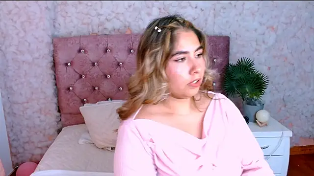 Sofiazaf  online show from March 17, 7:40 pm