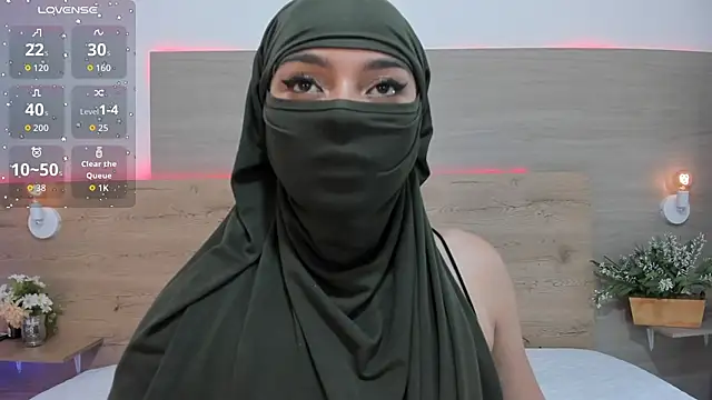  jennaa online show from April 13, 8:09 pm