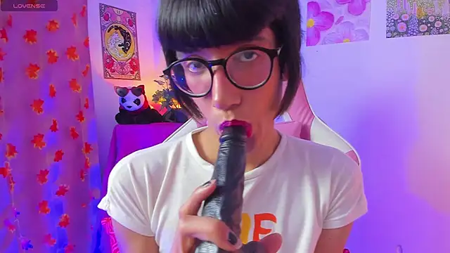 Madeline 21 online show from March 15, 5:53 am