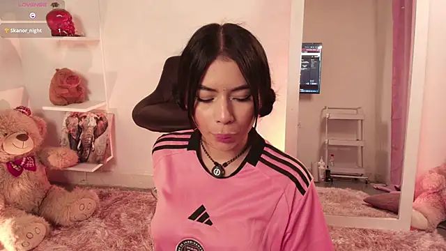 ema parkerr online show from April 17, 12:57 am