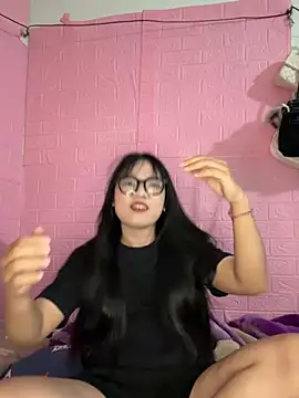 Leeeeiu online show from July 3, 3:51 pm