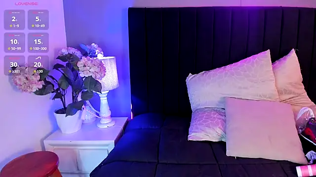 scarlett leex  online show from April 11, 3:45 am