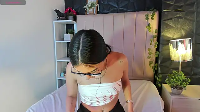 Crowm le online show from April 8, 4:20 pm