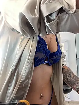 VioletaHills  online show from March 9, 12:30 pm