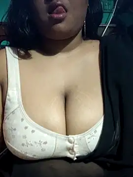 pakhi45 online show from April 3, 6:17 pm