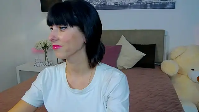 HeidieRaven online show from April 13, 12:28 pm