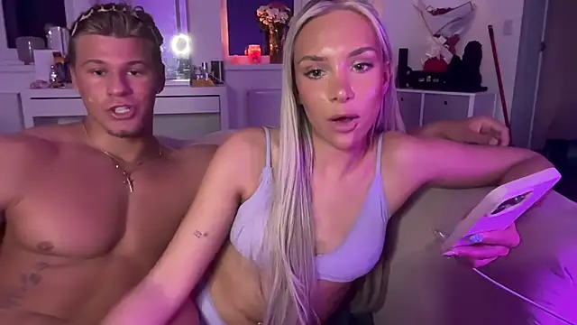 Naughtyblondex online show from May 15, 11:18 pm