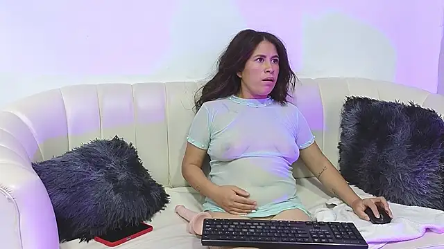 LucyClem online show from April 30, 5:40 pm
