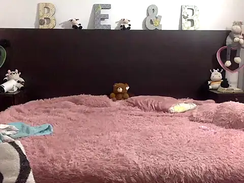 mommy-Milf online show from March 23, 1:23 am