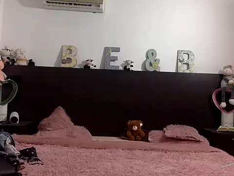 mommy-Milf online show from March 2, 1:18 pm