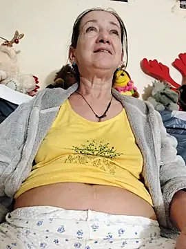 anayss17 online show from April 10, 5:30 pm