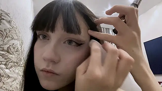 LoidaTrytten online show from March 21, 2:33 pm