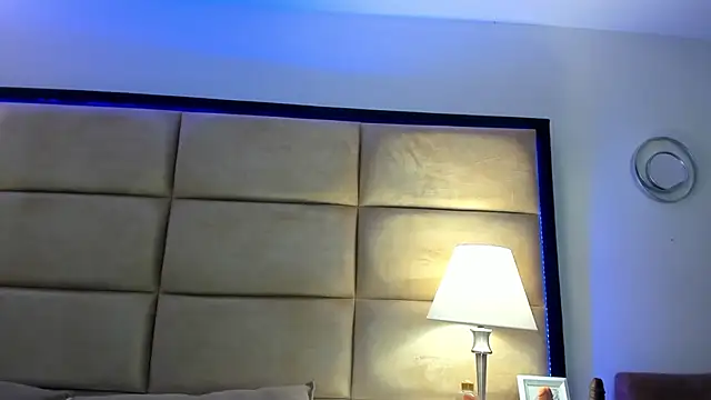 EllaEvanzz online show from April 4, 10:19 pm