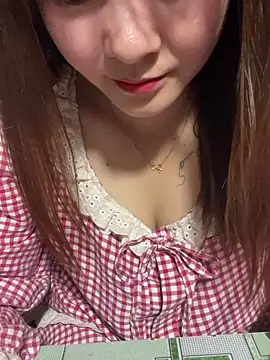 Little Muse78 online show from April 4, 4:17 pm