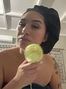 Holy Desiree online show from April 3, 7:39 am