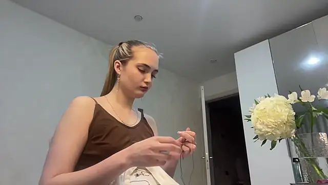 Angela Rosssee online show from March 11, 2:09 pm