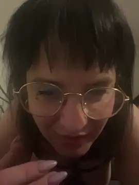 Xlilli69X online show from April 7, 9:50 pm