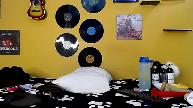 lilithevil32 online show from April 9, 1:52 am