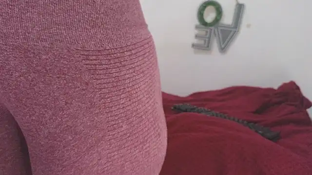 Caroline hernandes online show from April 29, 2:09 pm