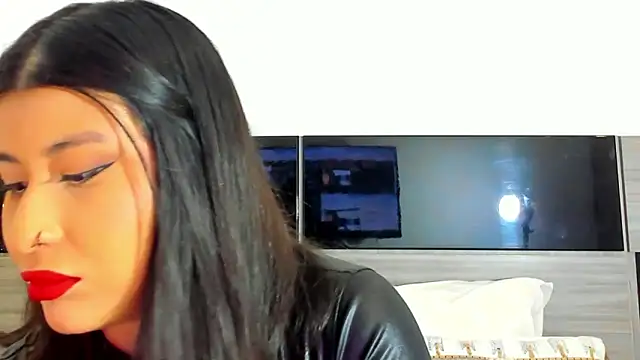 DaphneWayne online show from April 15, 7:58 pm