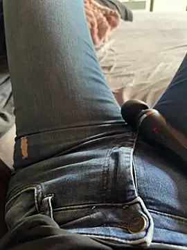 aleexii s online show from April 9, 1:49 pm