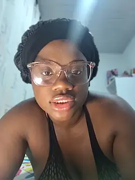 YourLiaa  online show from April 5, 7:07 am