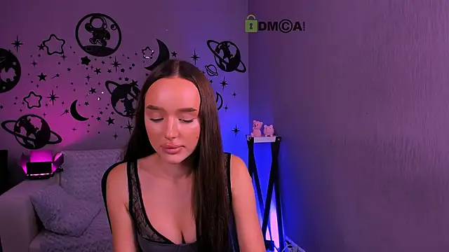 bella dorn online show from July 15, 11:26 am