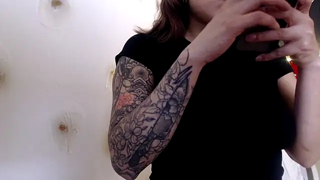 danielawidx online show from April 18, 9:15 pm