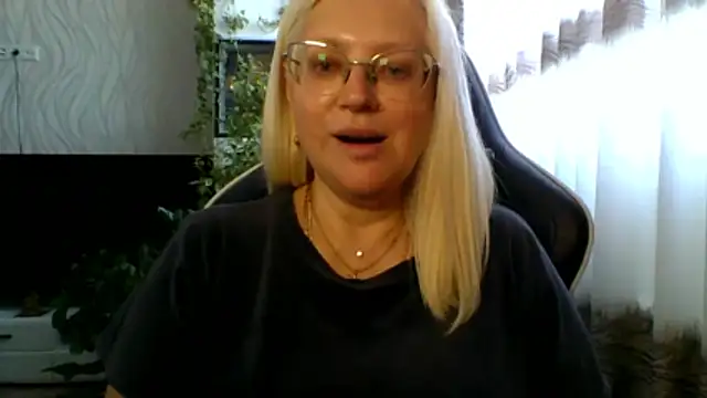 LianaSweetX online show from April 26, 9:29 am