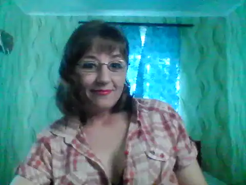 Alisaprice077 online show from May 3, 2:20 pm