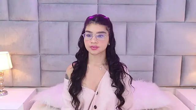 OliviaDiaz online show from March 24, 8:36 pm