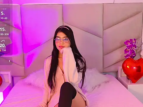 OliviaDiaz online show from March 8, 1:59 pm