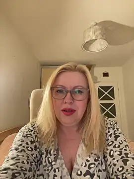 JanieLight53 online show from June 6, 8:04 pm