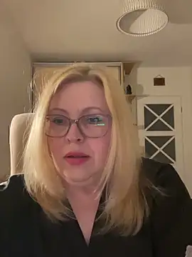 JanieLight53 online show from April 26, 7:11 pm