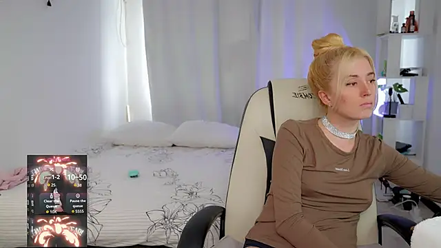 Snapshot of Myfeet_inyourmouth chatting on April 7, 12:51 pm Myfeet inyourmouth online show from April 7, 12:51 pm