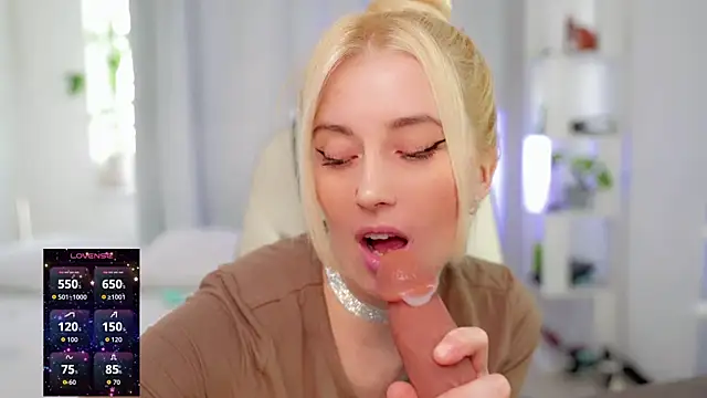 Snapshot of Myfeet_inyourmouth chatting on April 5, 2:16 pm Myfeet inyourmouth online show from April 5, 2:16 pm