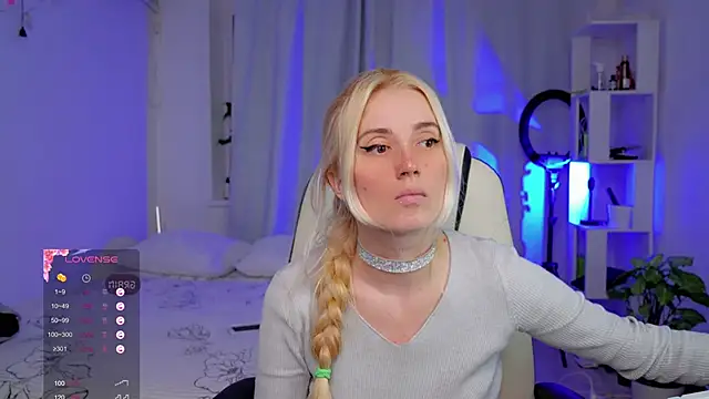 Snapshot of Myfeet_inyourmouth chatting on April 8, 5:59 pm Myfeet inyourmouth online show from April 8, 5:59 pm