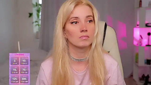 Snapshot of Myfeet_inyourmouth chatting on April 4, 1:10 pm Myfeet inyourmouth online show from April 4, 1:10 pm