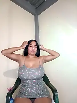 Carolinna online show from April 26, 2:48 pm