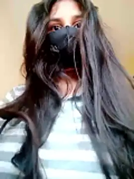 Divya3107 online show from April 18, 2:47 am