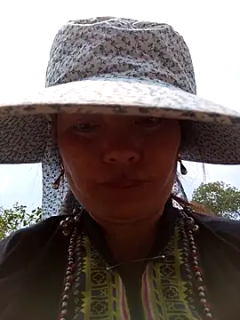 Yellow-pink online show from April 22, 3:25 am