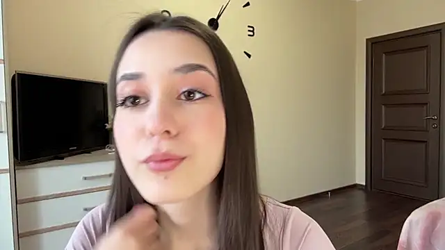 AdeleVelvet online show from April 7, 10:06 am