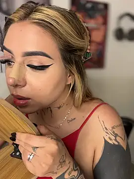 CarolQueen1  online show from April 3, 1:42 pm