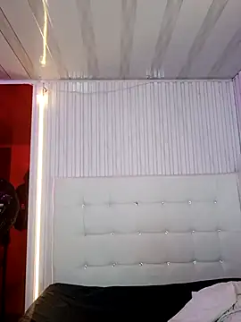 Kittylatina  online show from April 13, 3:52 am