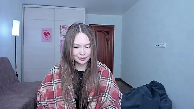 kittiangel00 online show from April 8, 4:47 am