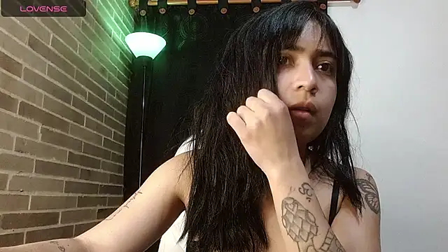 sweet-little online show from June 25, 1:49 am